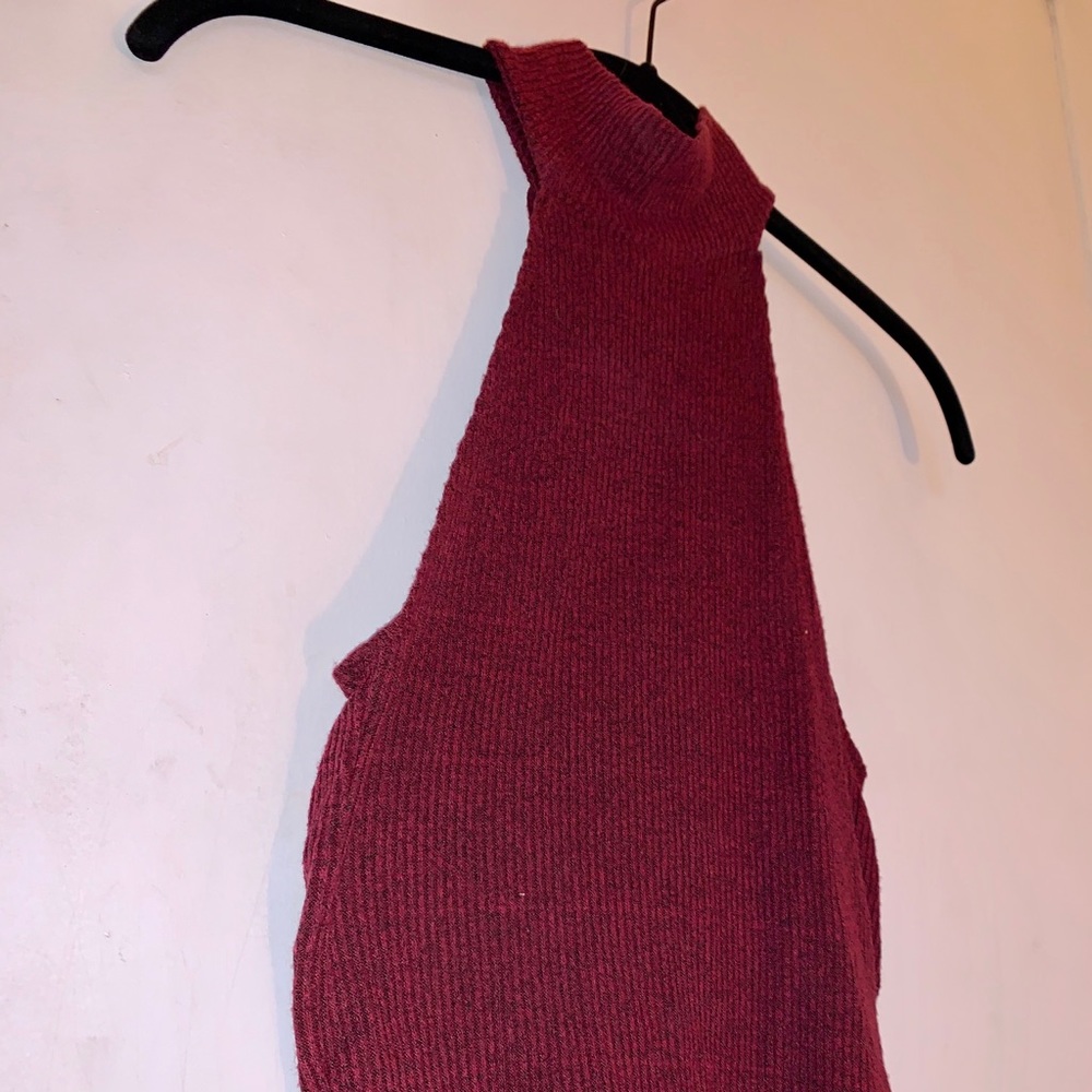 mock neck sleeveless crop top
